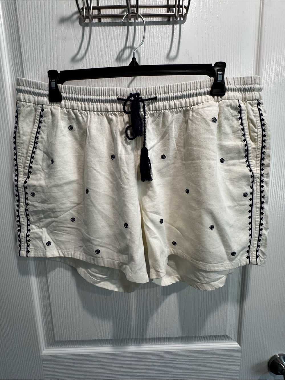 Old Navy Linen Blend Embroidered Tassel Shorts | Women’s XL